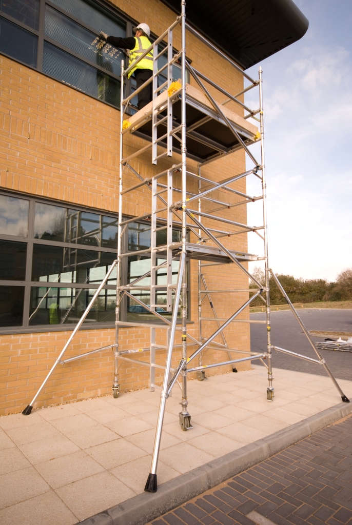 BoSS 3T Ladderspan Scaffold Tower - Laddersandmore.co.uk